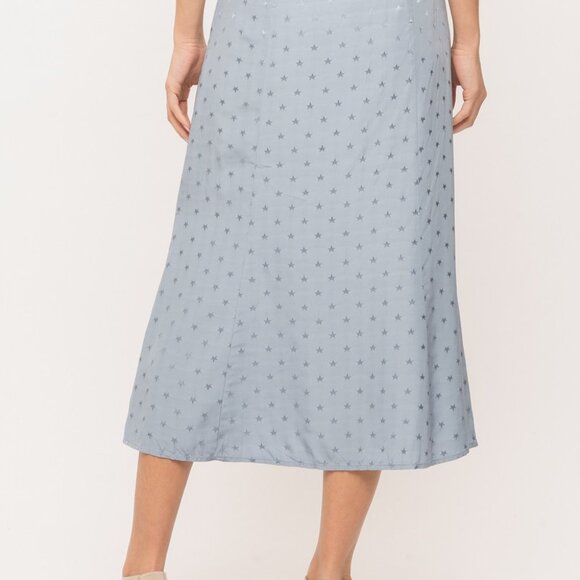 MYSTREE Star Jacquard Midi Skirt | Lightweight Satin Finish - Picture 6 of 8